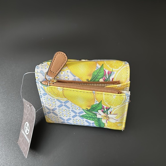 Giani Bernini Lemon Print Purse with a Matching Wallet - Picture 12 of 14